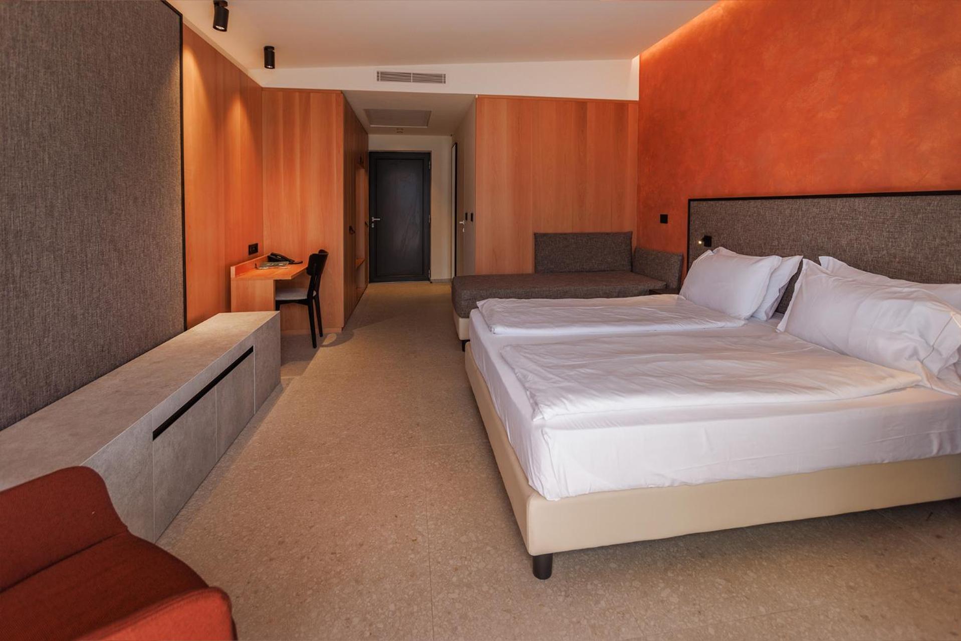 Junior Suite Balcony Lake View Spa Bath