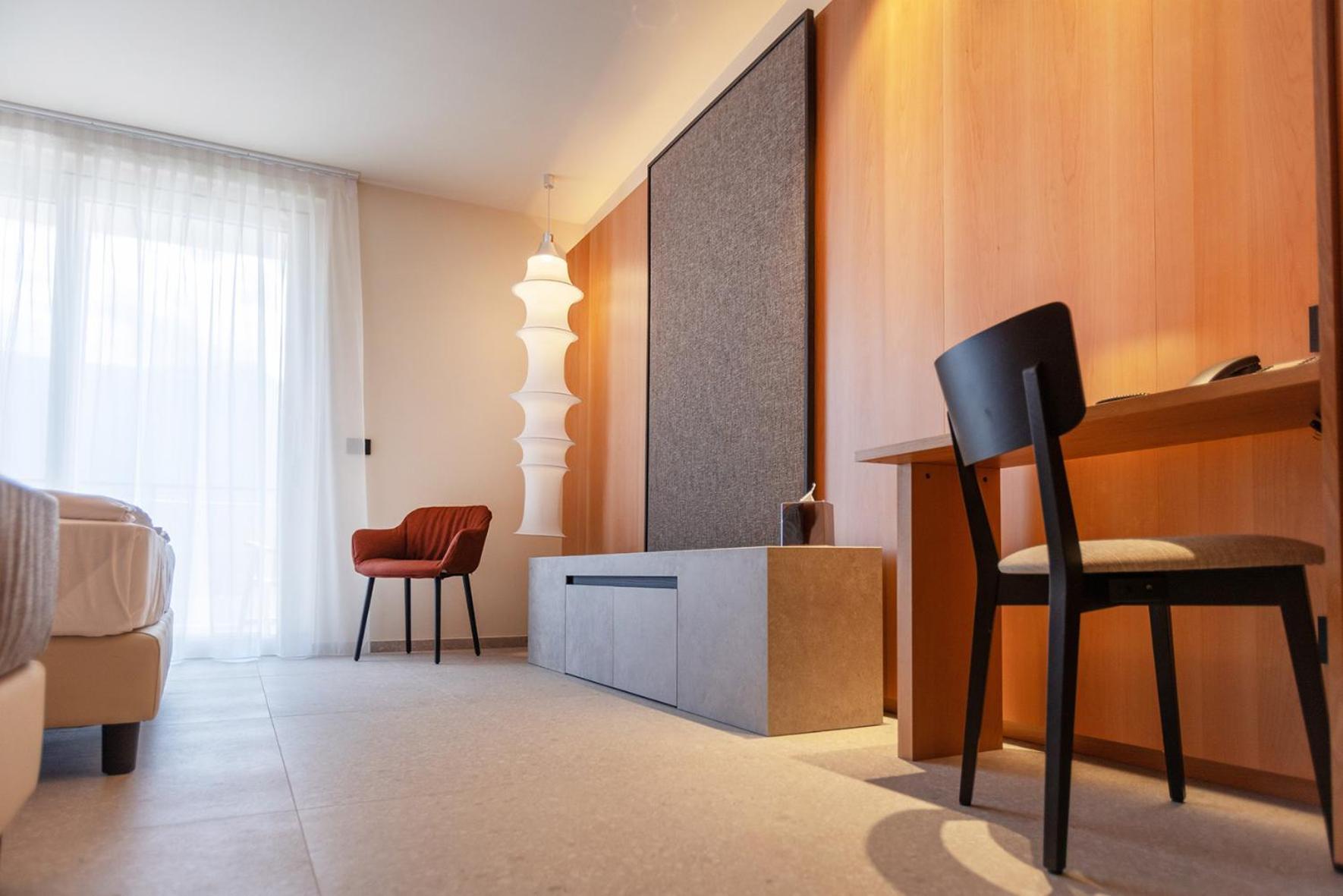 Junior Suite Balcony Lake View Spa Bath