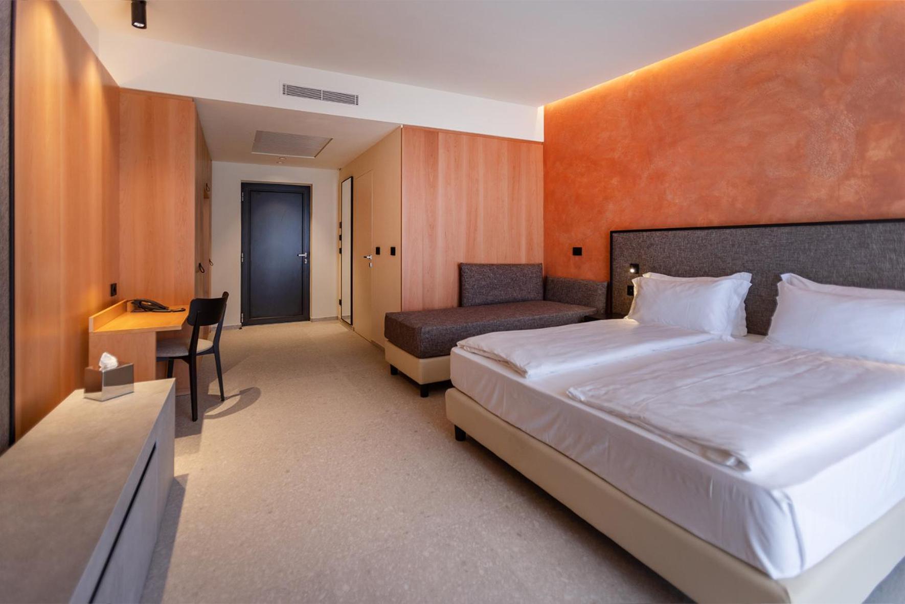 Junior Suite Balcony Lake View Spa Bath