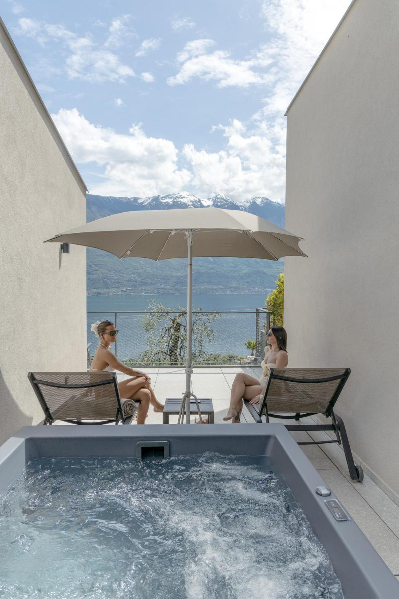 Junior Suite Balcony Lake View Spa Bath