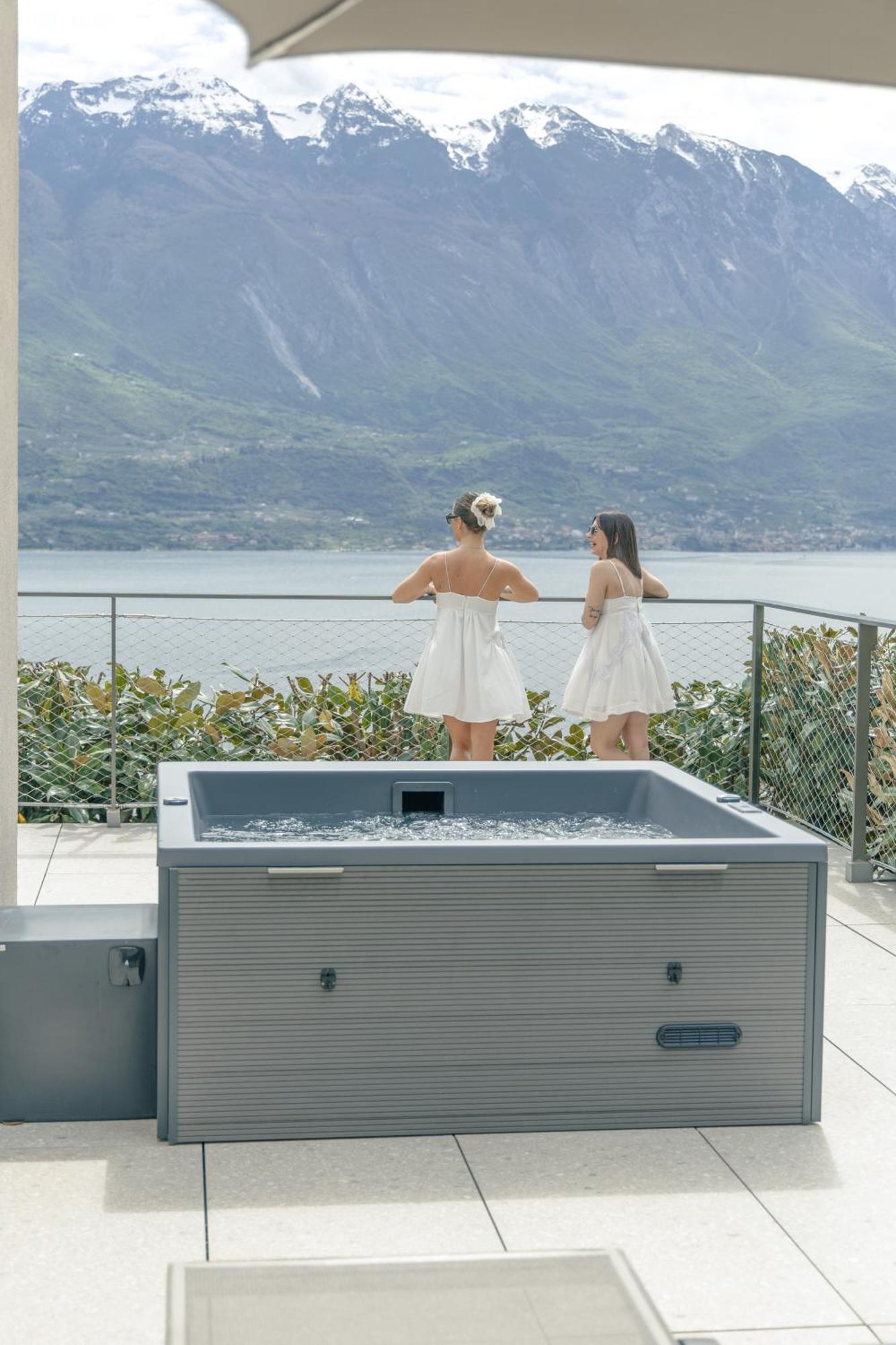 Junior Suite Balcony Panoramic Lake View Spa Bath