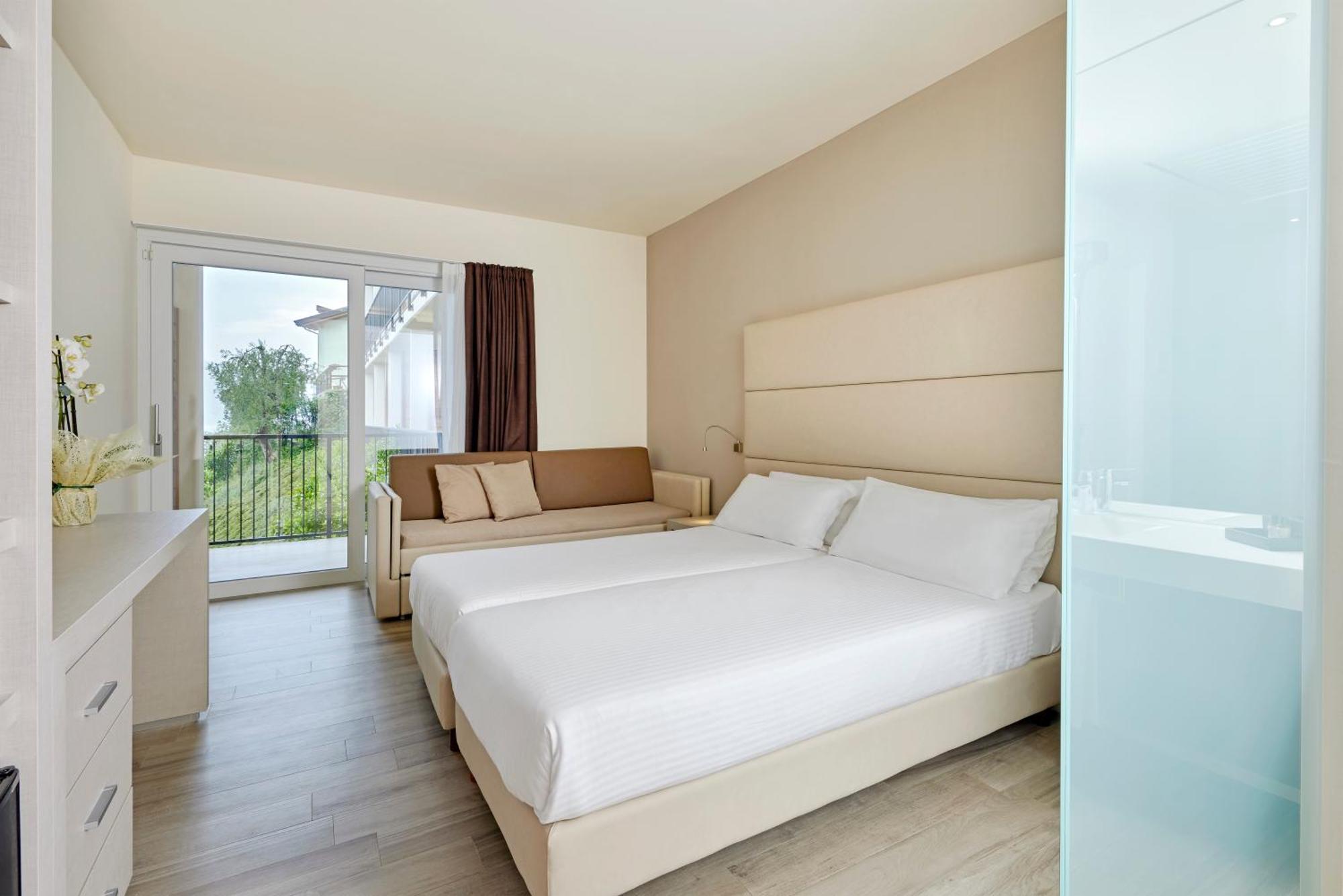 Superior Tweepersoonskamer met Balkon en Uitzicht op het Meer